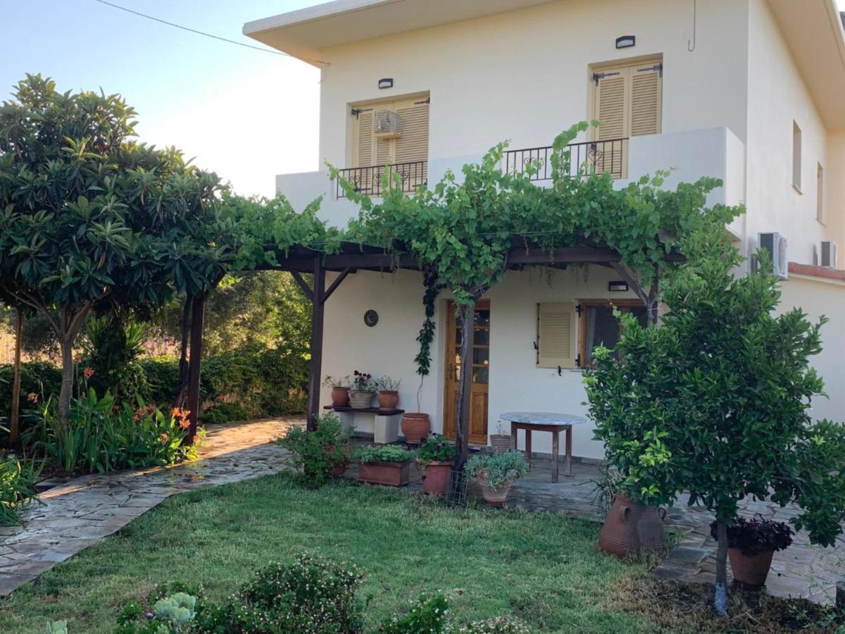 Villa Fatima Vryses Exterior photo
